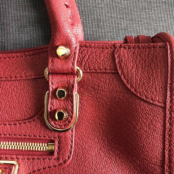 Elegant Premium PU Leather Handbag - Statement Silhouette | Women's Premium Handbag #973 - close-up detail shot (image 3) of designer-inspired handbag