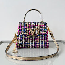 Chic Women's Designer Tote - Luxury Premium Handbag Style - NM2791