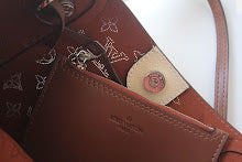 Chic Women's Crossbody Handbag - Luxury Premium Designer Style - NM4253