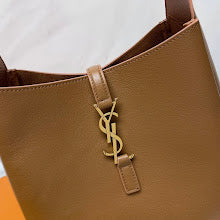 Chic Women's Designer Tote - Luxury Premium Handbag Style - NM3365