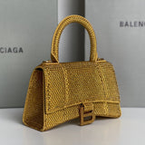 Zivas Charm Contemporary Flair Statement Handbag (Everyday Luxury Essential) – Detail View