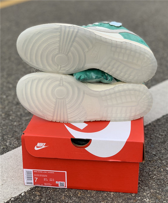 Nike Men's & Women's Designer Low-Top Shoes — Style 041 front view
