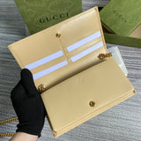 Handle and strap detail of refined premium women's handbag – women's statement bag