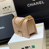 Zivas Charm Chic Craftsmanship Designer Handbag (Refined Practical Design) – Close-Up Detail