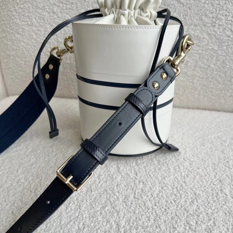 Interior view of premium statement women's handbag – women's everyday handbag