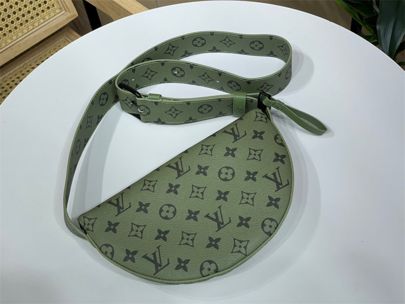  Essential everyday bag carried on shoulder