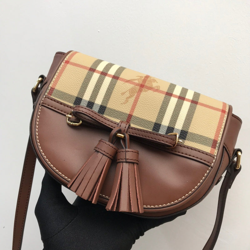 Ziva's Charm handbag – detail view (one versatile size)