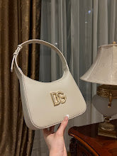 Chic Women's Designer Tote - Luxury Premium Handbag Style - NM6920