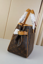 Luxury Iconic Crossbody Bag - Women's Elegant Designer Fashion - NM4326