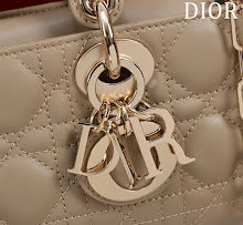 Luxury Signature Top Handle Bag - Elegant Women's Designer Handbag - NM7486