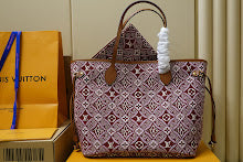 Luxury Iconic Crossbody Bag - Women's Elegant Designer Fashion - NM5461