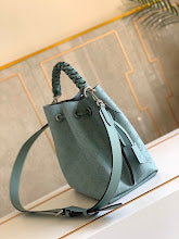 Premium Women's Shoulder Bag - Designer Luxury Fashion Accessory - NM4200