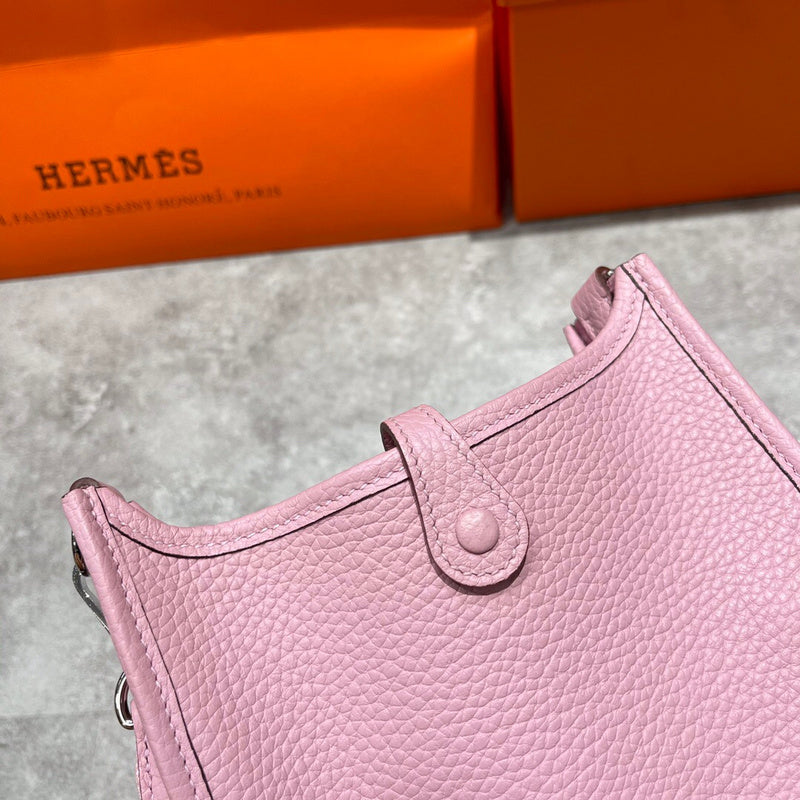 Minimalist handbag styled for everyday wear