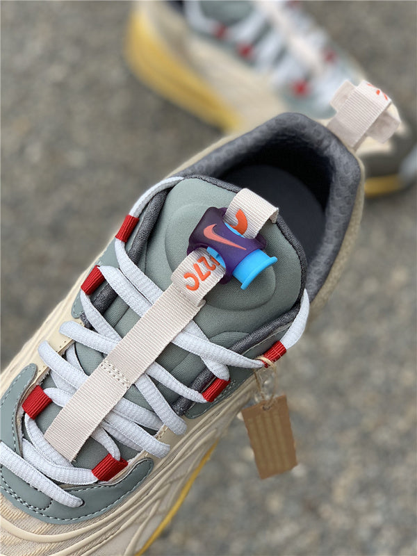 Nike Men's & Women's Luxury Low-Top Trainers — Style 021 close-up view