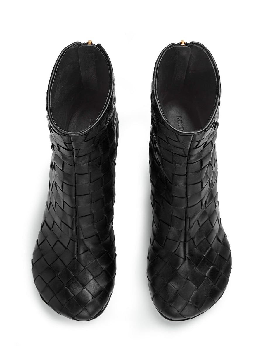 Bottega Veneta flats lifestyle shot premium designer piece
