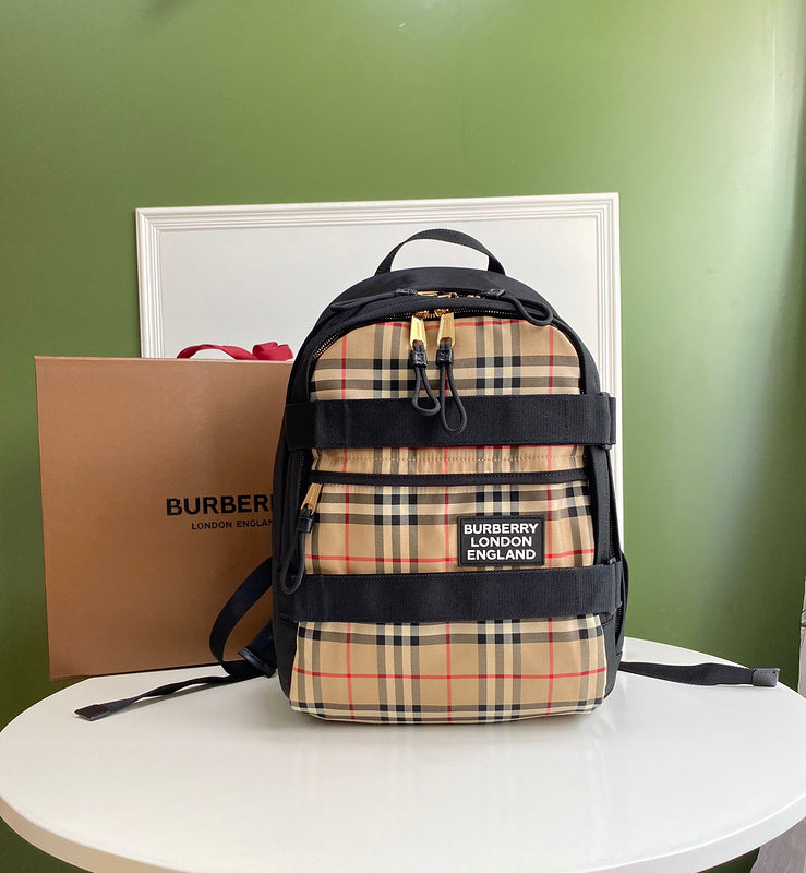 Ziva's Charm handbag – front view (one versatile size)