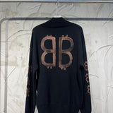 Close-up detail view of Balenciaga luxury piece style No.072
