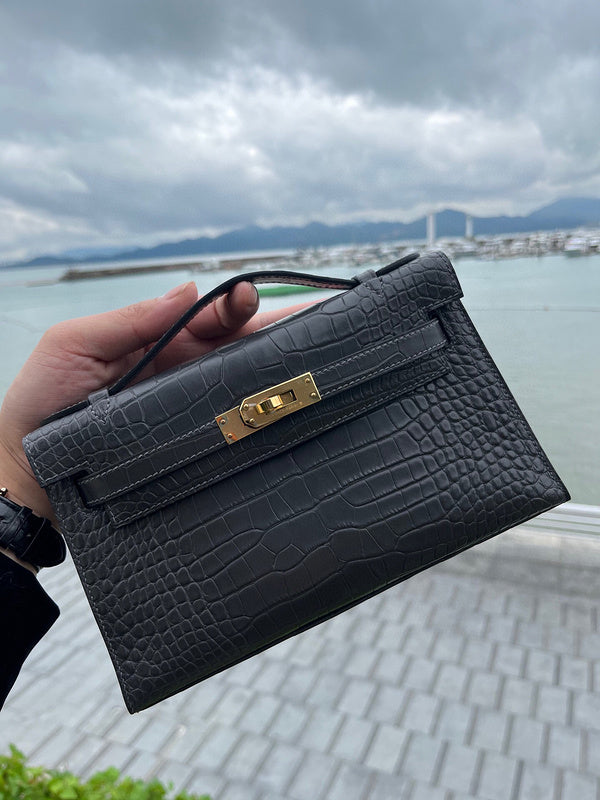Classic bag women's premium everyday handbag