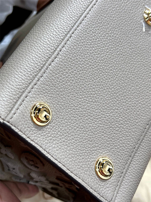  top-handle bag interior and compartment view