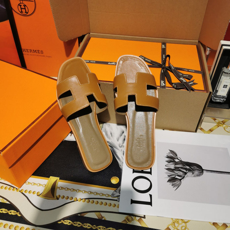 Hermes sandals Style 078 - close-up of premium leather craftsmanship