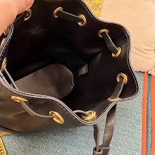 Luxury Iconic Crossbody Bag - Women's Elegant Designer Fashion - NM2800