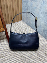 Luxury Signature Top Handle Bag - Elegant Women's Designer Handbag - NM3429