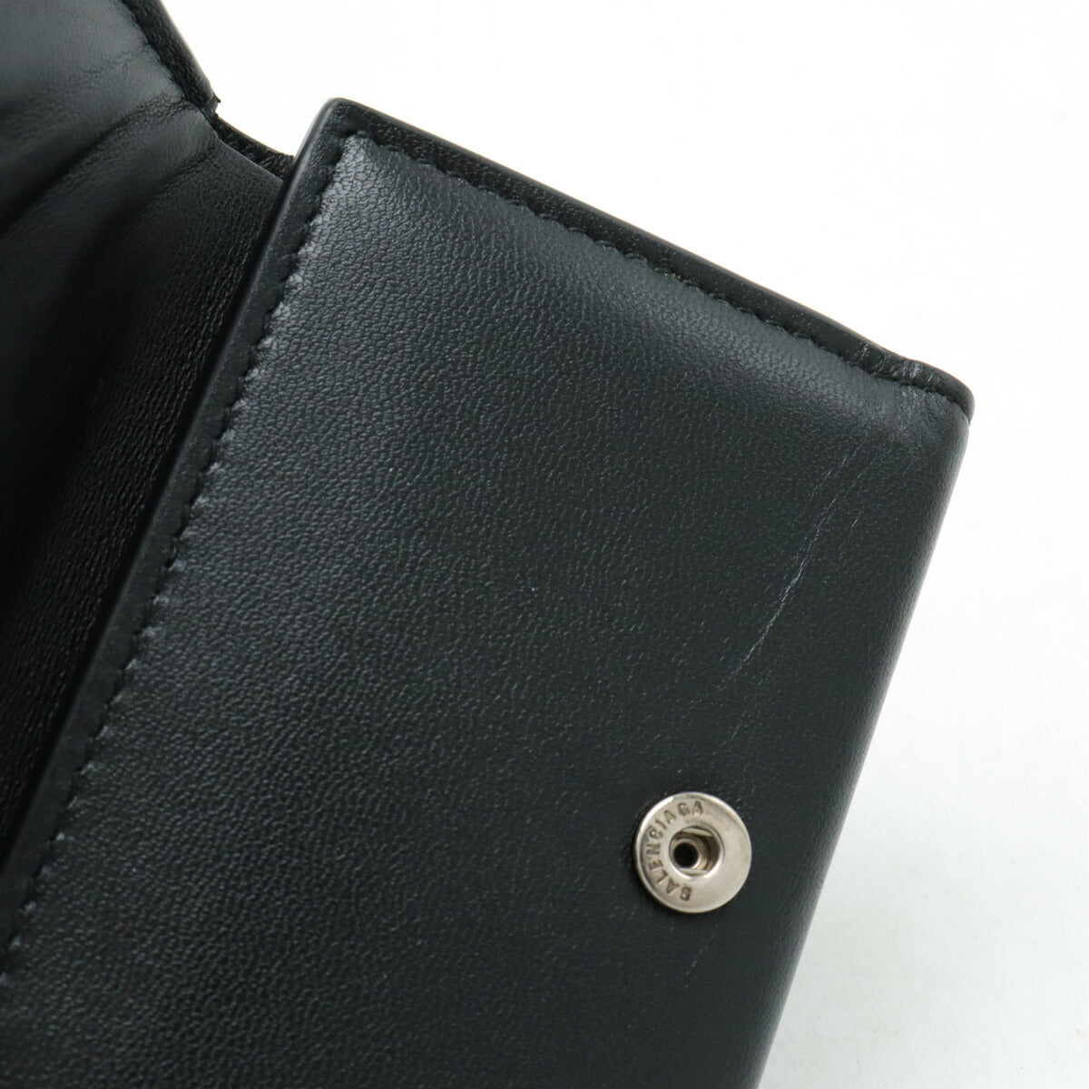 Auremoran elegant leather Luxury Item flat lay view