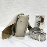 Ziva's Charm handbag – product shot (18.5cm*16cm*9cm)