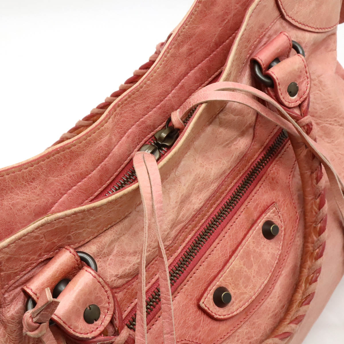Sorvelin2 elegant leather Luxury Bag close-up detail