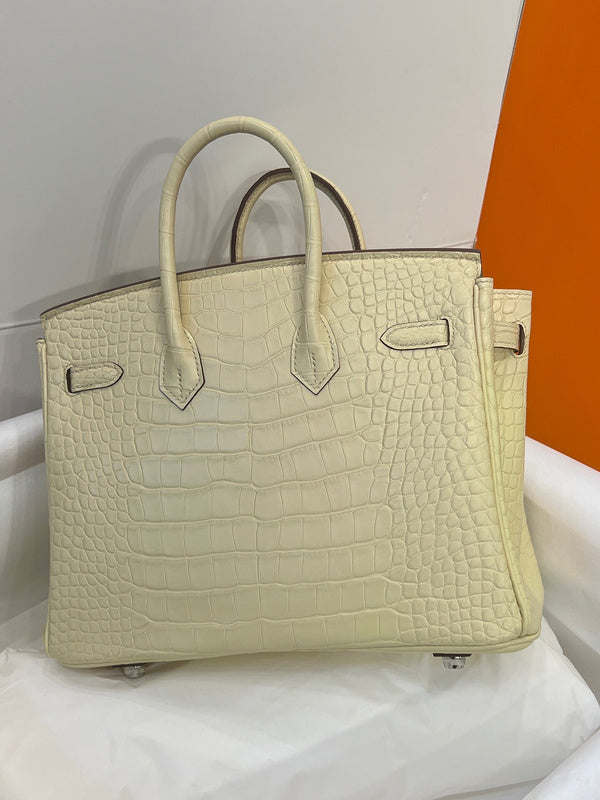 Versatile handbag styled for everyday wear
