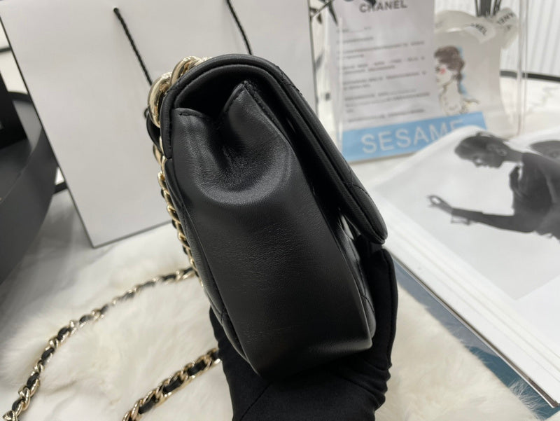  mid purse view 7