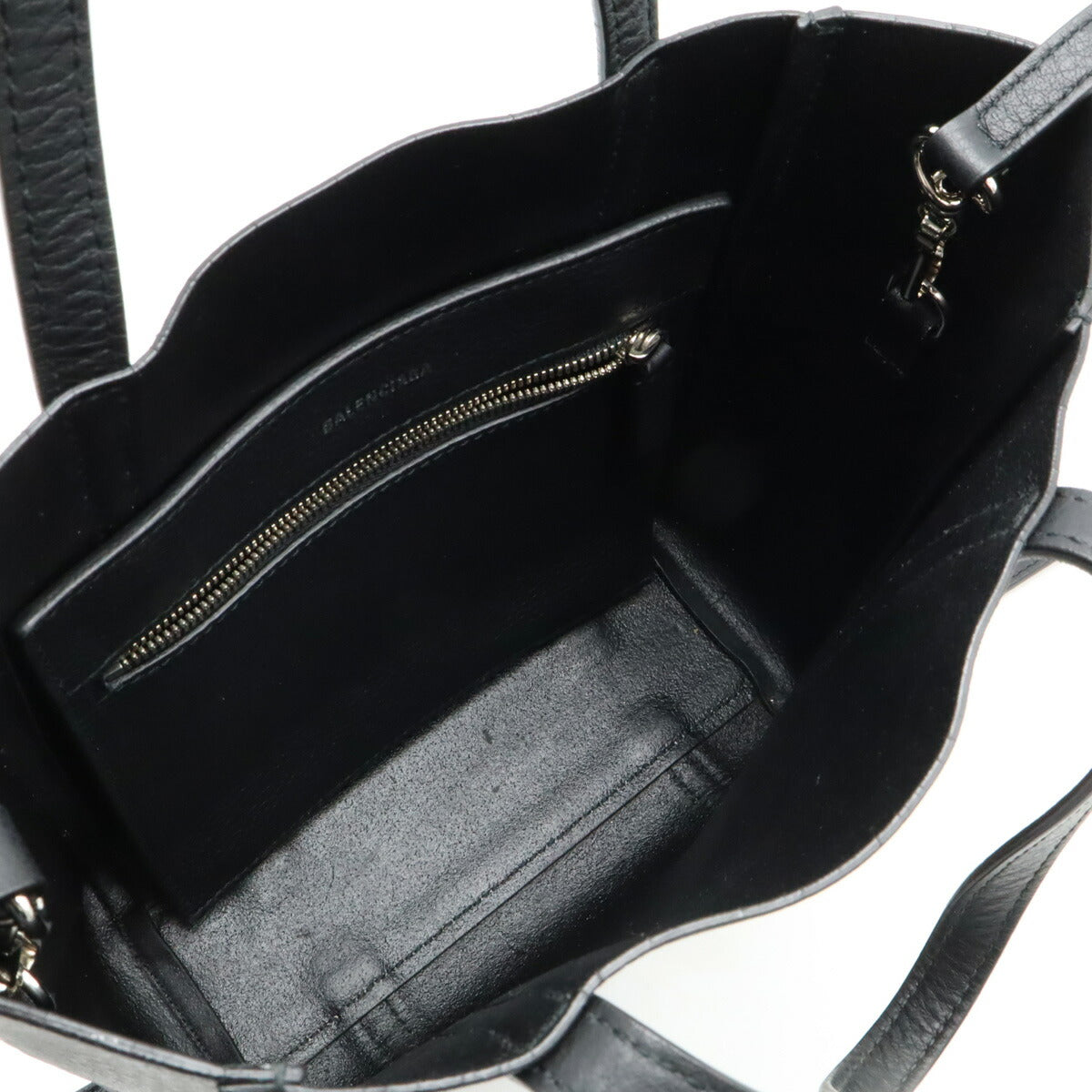 Solombra elegant leather Luxury Bag close-up detail
