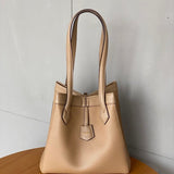 Ziva's Charm handbag – close-up view (15cm*18.5cm*18cm)