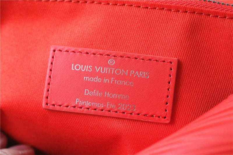  signature structured bag detail view showing craftsmanship