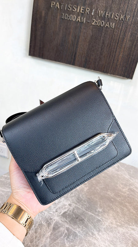 Timeless handbag styled for everyday wear