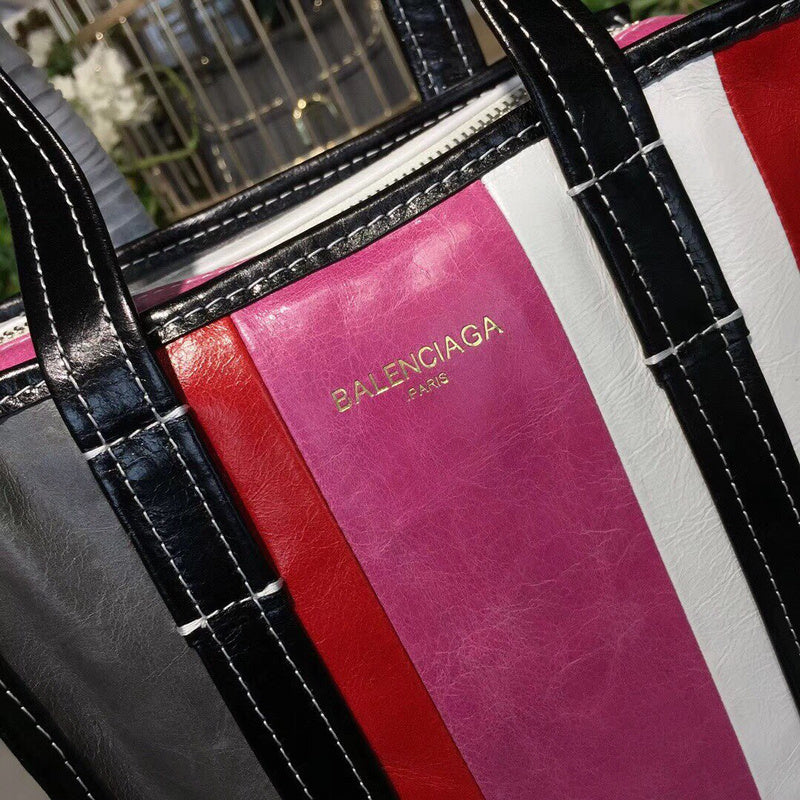 Modern Vegan Leather Handbag - Understated Luxury Look | Women's Fashion Handbag #937 - hardware and detail close-up (image 5) of designer-inspired handbag