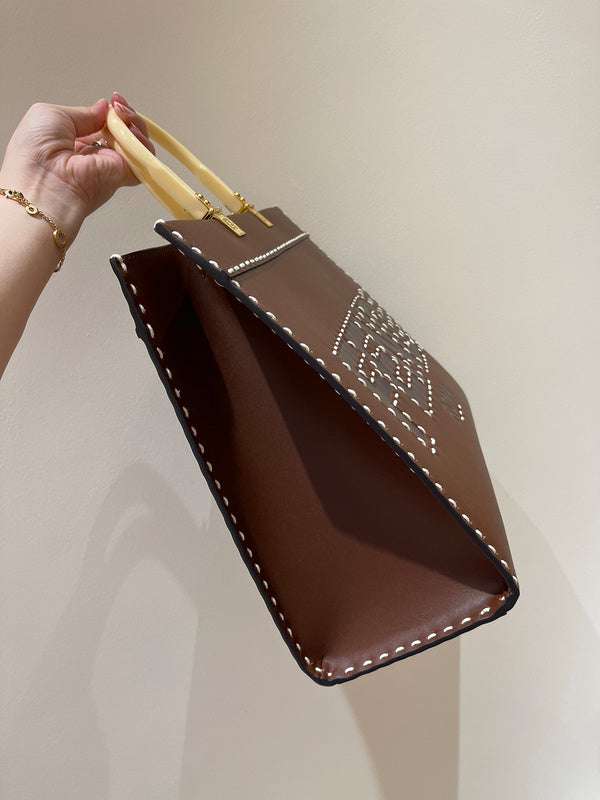 Ziva's Charm handbag – product shot (35cm*17cm*31cm)