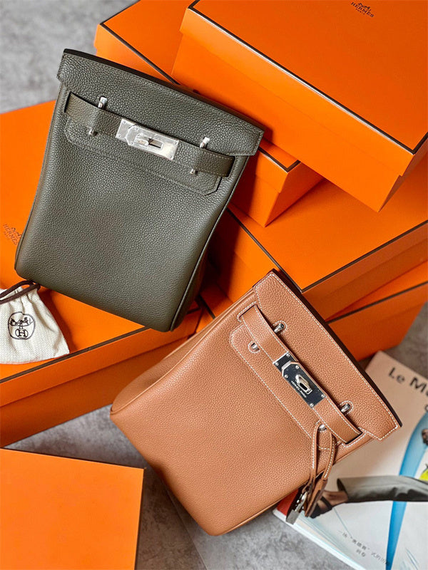 Versatile handbag styled for everyday wear