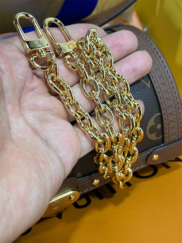  versatile everyday bag styled with outfit