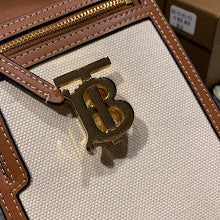 Luxury Signature Top Handle Bag - Elegant Women's Designer Handbag - NM5546