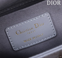Luxury Signature Top Handle Bag - Elegant Women's Designer Handbag - NM7297