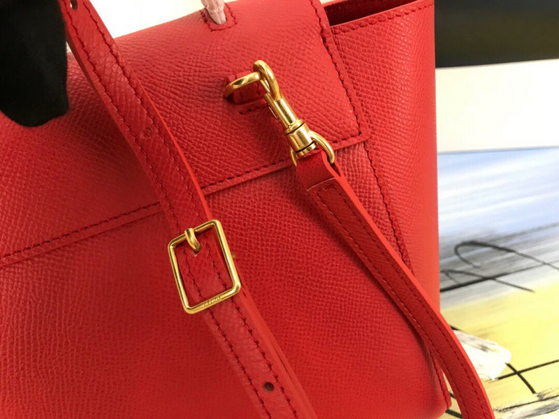 Back view of modern chic women's handbag – women's everyday handbag