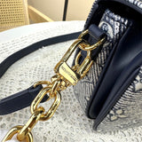  Sophisticated carryall bag front view 7