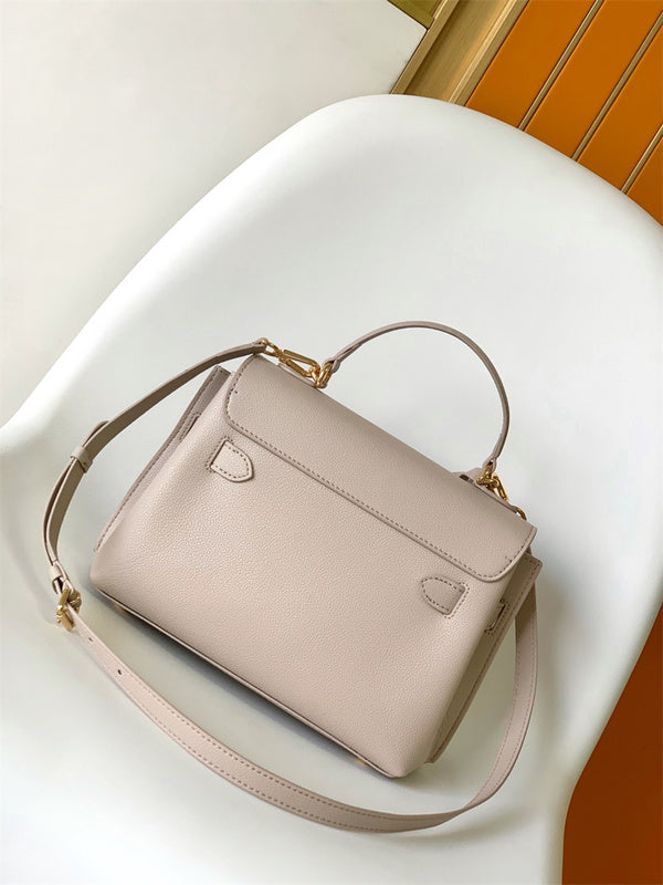  Statement shoulder bag carried on shoulder