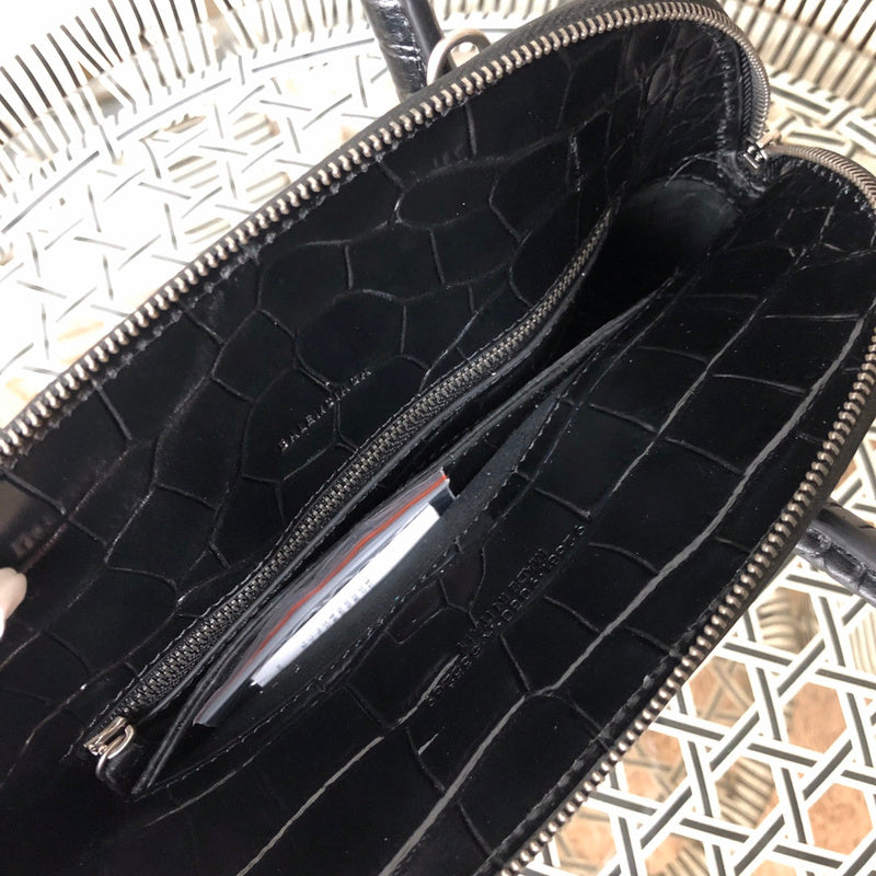 Zivas Charm Refined Everyday Style Statement Handbag (Elevated Accessory Essential) – Detail View