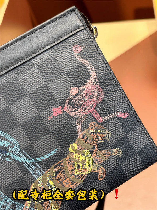  structured carryall bag detail view showing craftsmanship 8