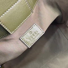 Luxury Iconic Crossbody Bag - Women's Elegant Designer Fashion - NM4020