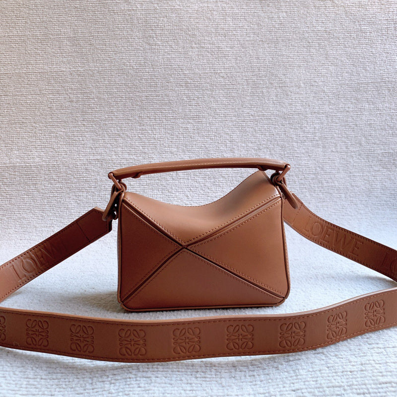 Ziva's Charm handbag – back view (17cm*12cm*7cm)