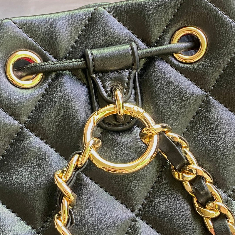 Ziva's Charm handbag – carry view (one versatile size)