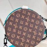 Handle and strap detail of structured signature women's handbag – women's everyday handbag